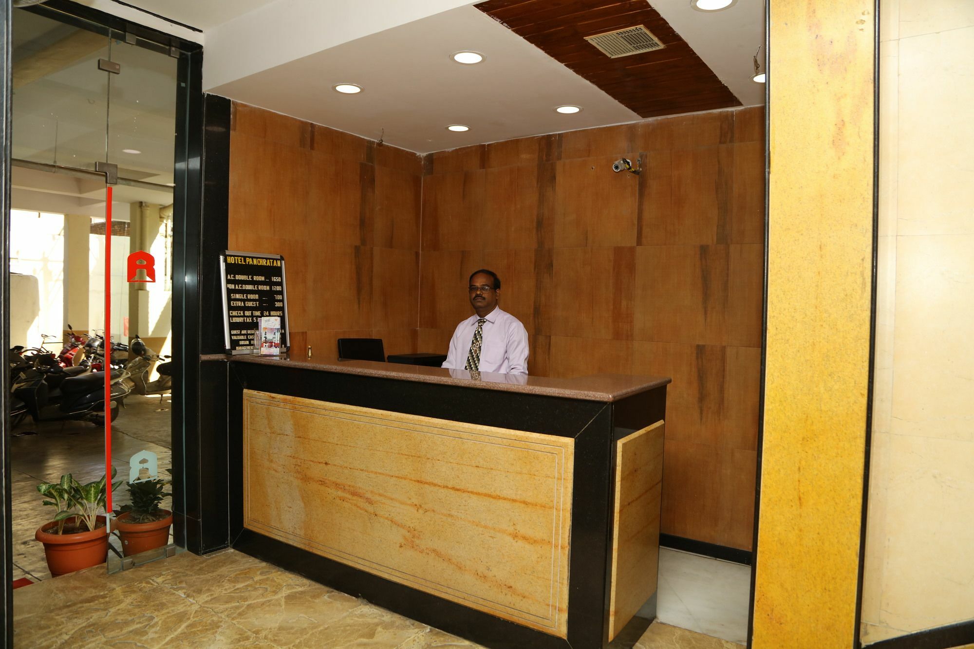 Hotel Panchratan Hyderabad Bagian luar foto